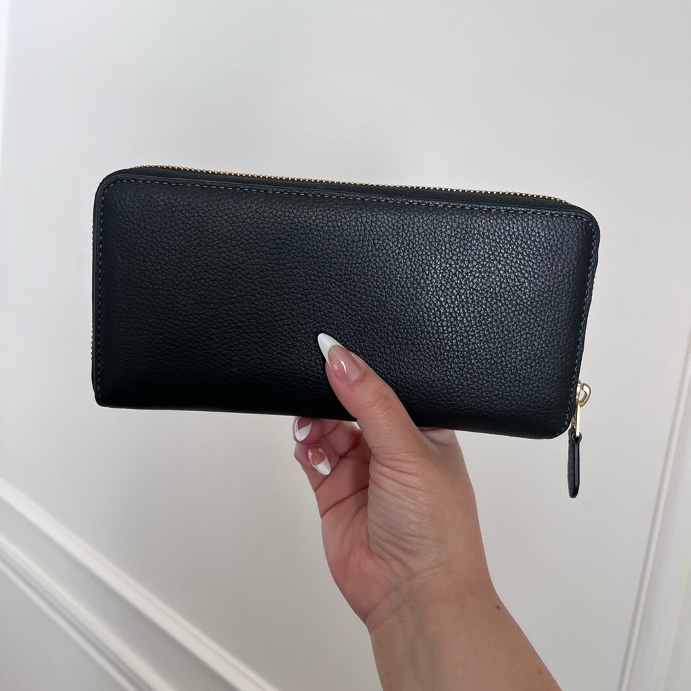 Coach Essential/Contential Wallet - image 6